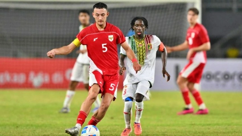 Ivar Jenner mang băng thủ quân của U23 Indonesia (Ảnh: CNN Indonesia).