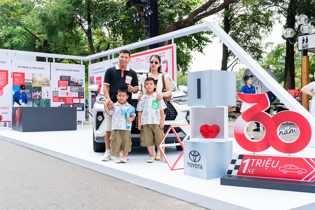 Veloz Cross - mẫu xe đa dụng bán chạy nhất của Toyota thu hút sự quan tâm của nhiều gia đình. 