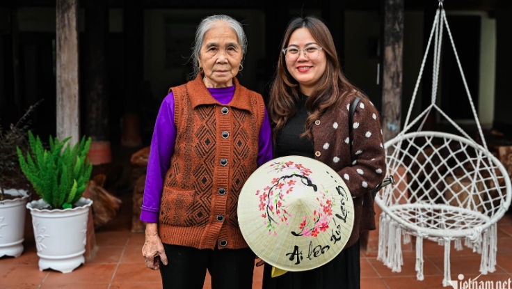 Vợ chồng ông Chài được du khách quý mến vì sự thân thiện, gần gũi. (Ảnh: Huy Nguyễn)