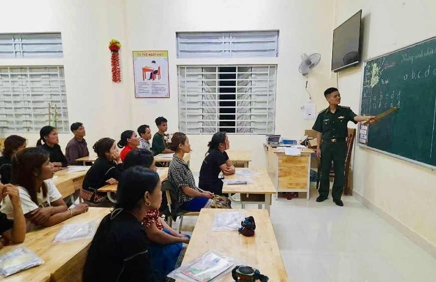 Các lớp học do anh khởi xướng đã góp phần lan tỏa phong trào “xây dựng xã hội học tập” ở vùng biên