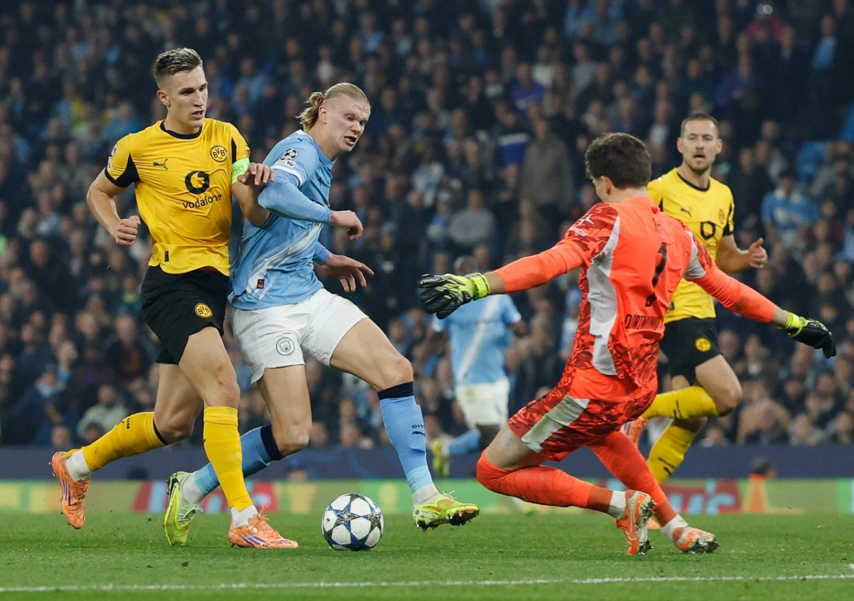Man City tạo ra nhiều cơ hội nguy hiểm (Ảnh: Reuters)