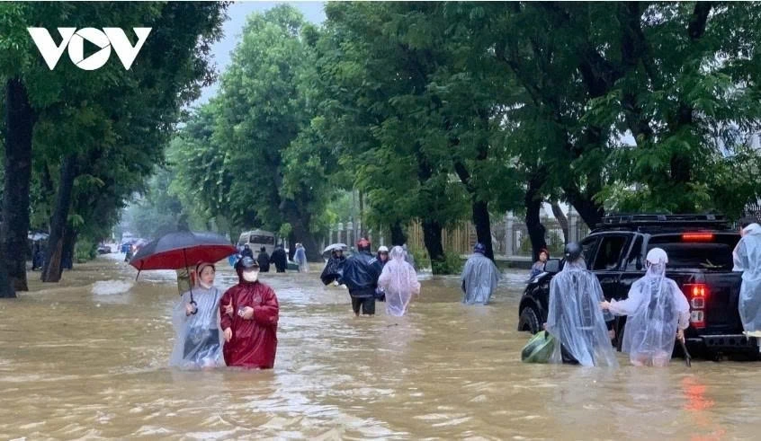 Miền Trung tiếp tục mưa lớn kéo dài 