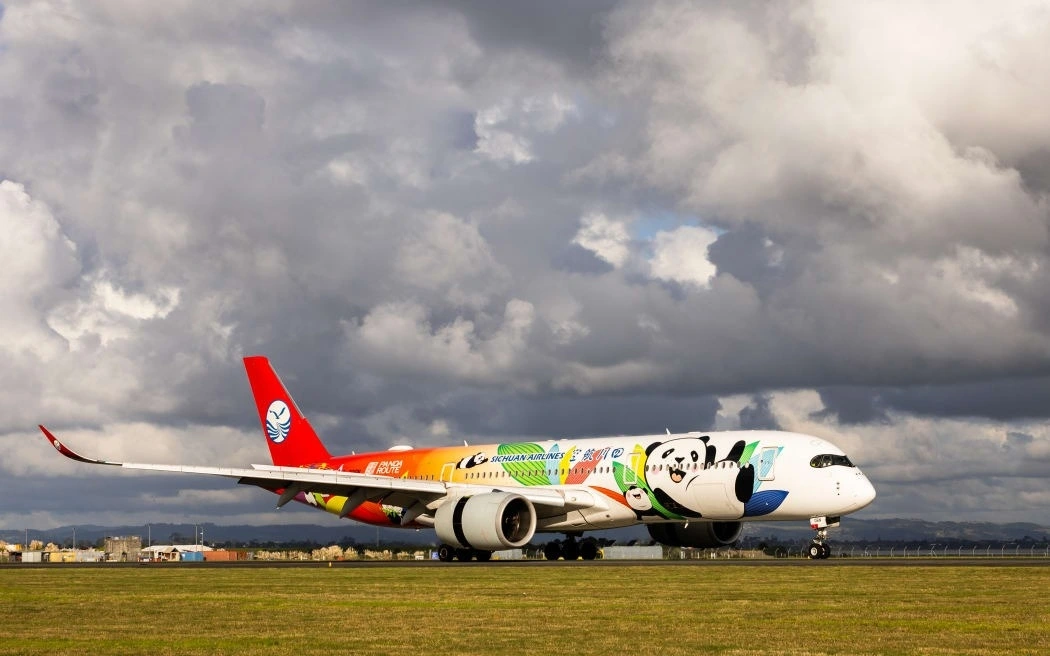 Hãng hàng không Sichuan Airlines (Trung Quốc) sẽ nối lại đường bay thẳng giữa Thành Đô - Auckland từ đầu tháng 12/2025. Nguồn: RNZ