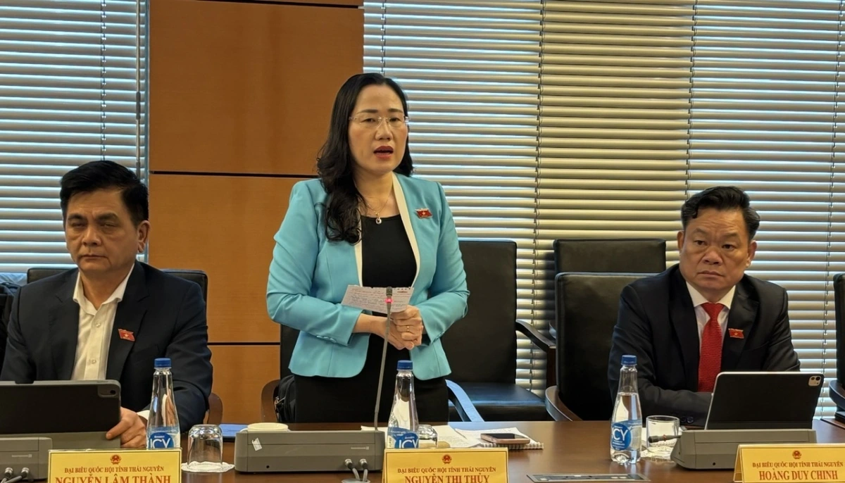 Đại biểu Nguyễn Thị Thủy cho rằng, khi tiếp tục được hoàn thiện, Dự thảo Văn kiện sẽ thực sự trở thành “ngọn đuốc soi đường”, “cẩm nang hành động” cho toàn Đảng, toàn dân trong nhiệm kỳ tới.