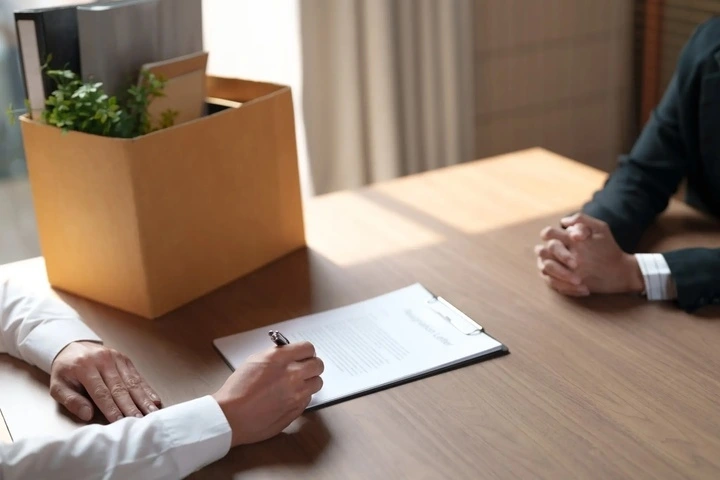 Sự thay đổi thông điệp của công ty là dấu hiệu thứ hai cho thấy công ty có thể đang muốn cắt giảm (Ảnh: Adobe Stock)