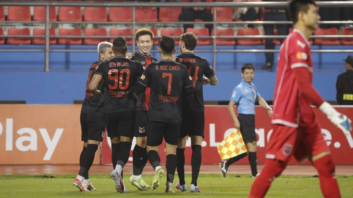 Ninh Bình FC đang dẫn đầu BXH V-League (Ảnh: Đức Minh)