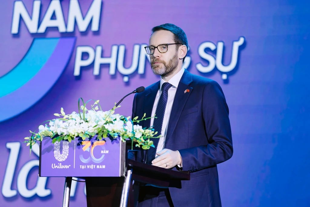 Ông Iain Frew - Đại sứ Anh tại Việt Nam phát biểu tại sự kiện