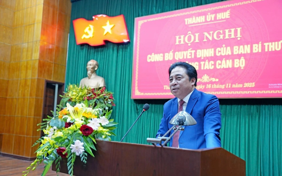 Ông Nguyễn Khắc Toàn phát biểu nhận nhiệm vụ