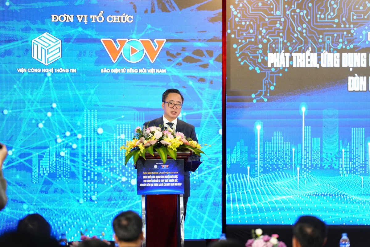 Ông Phạm Mạnh Hùng Phó Tổng giám đốc phát biểu khai mạc diễn đàn