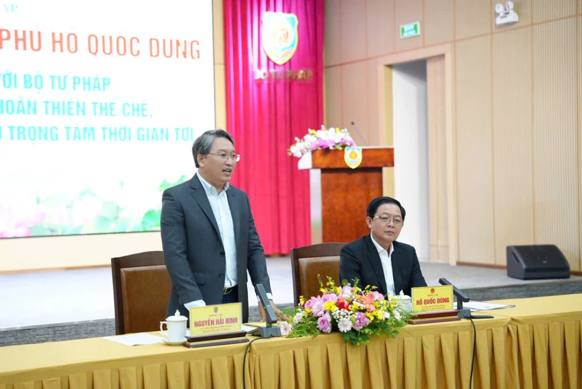 Bộ trưởng Bộ Tư pháp Nguyễn Hải Ninh phát biểu.