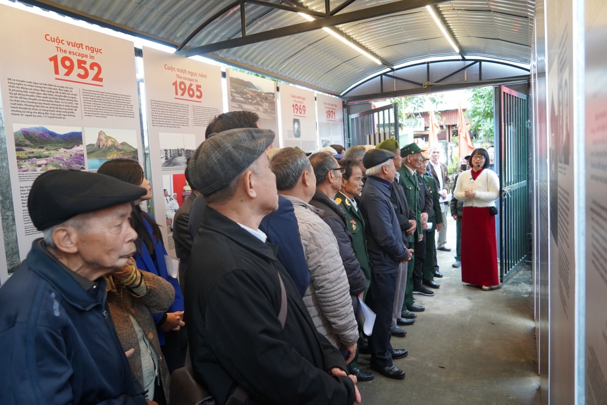 Trưng bày được thể hiện qua 3 nội dung mang tên: "Xiềng xích", "Tung cánh giữa màn đêm" và "Dấu ấn vượt thời gian". Nguồn: BTC