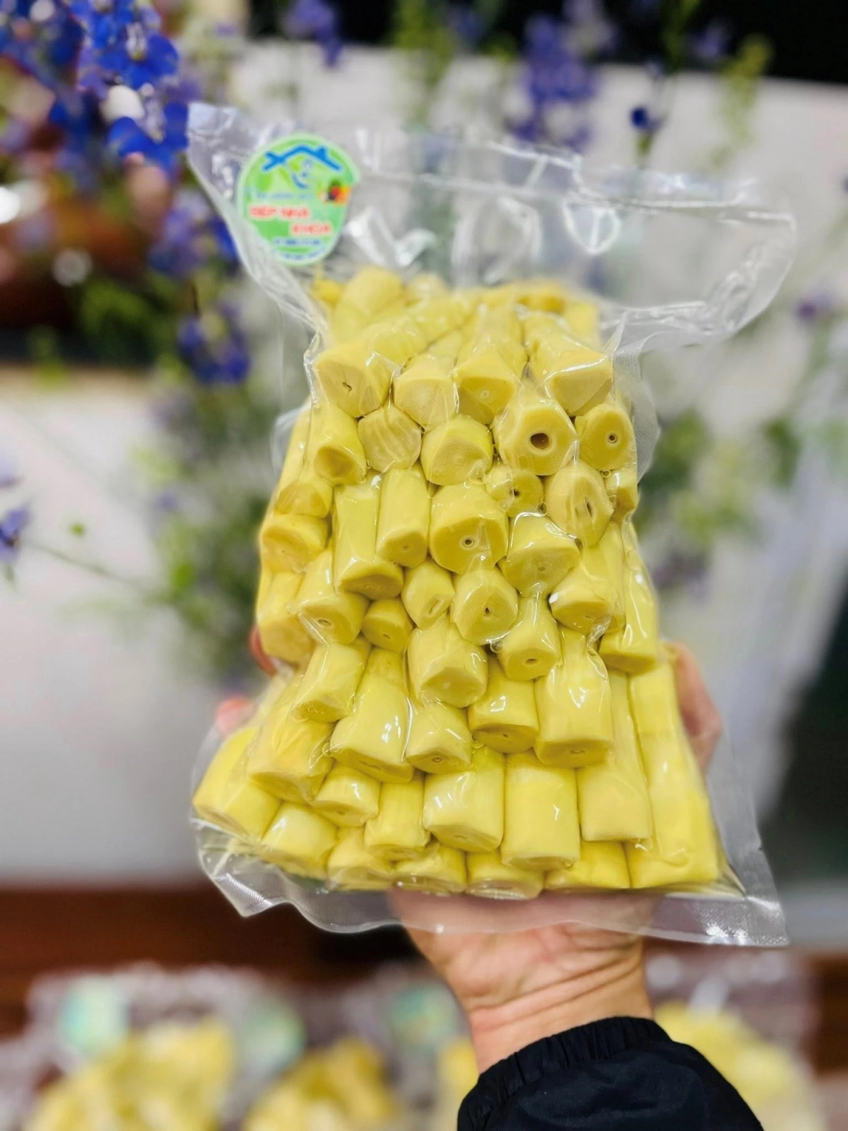 Sản phẩm măng tươi do Tổ hợp tác Ba Tầng chế biến