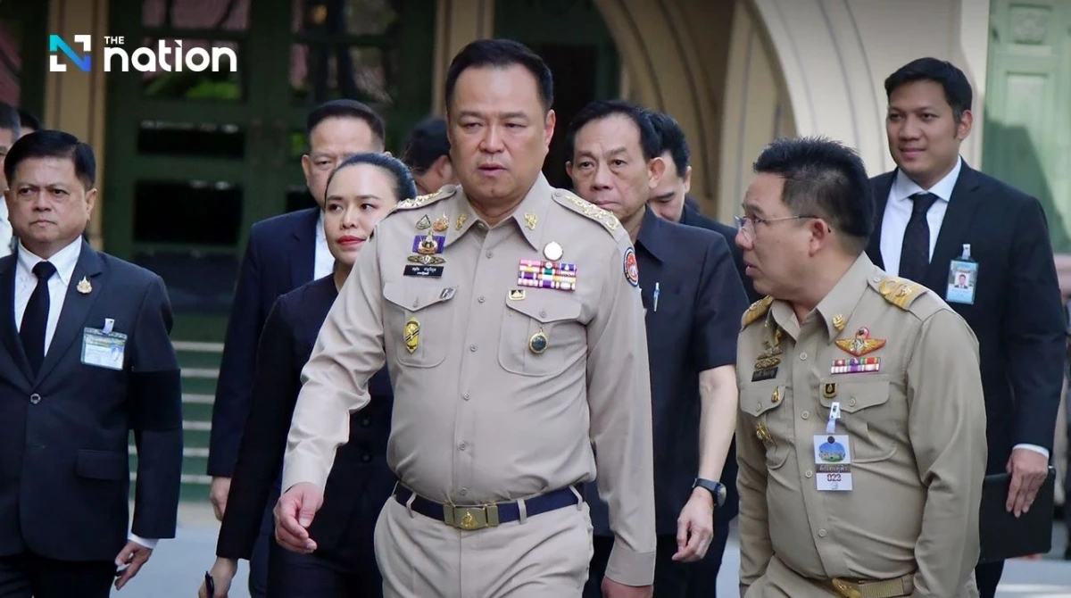 Thủ tướng Thái Lan tham dự cuộc họp Hội đồng An ninh Quốc gia Thái Lan sáng 11/11. Ảnh: The Nation