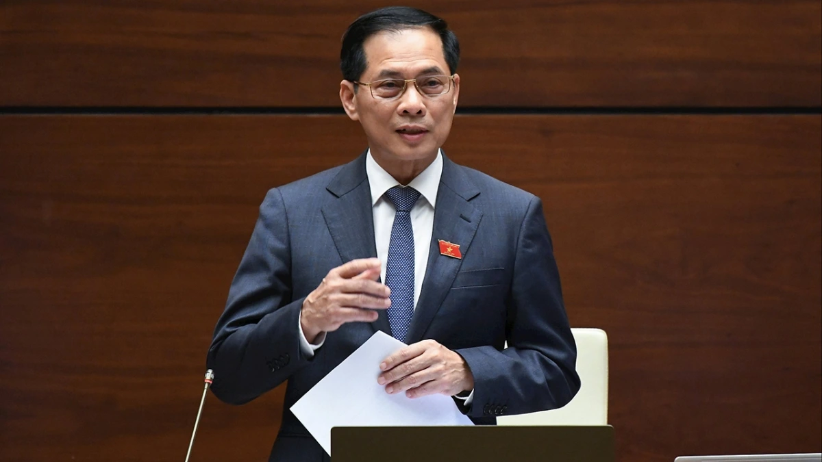 Phó Thủ tướng Chính phủ Bùi Thanh Sơn phát biểu giải trình tại phiên thảo luận.