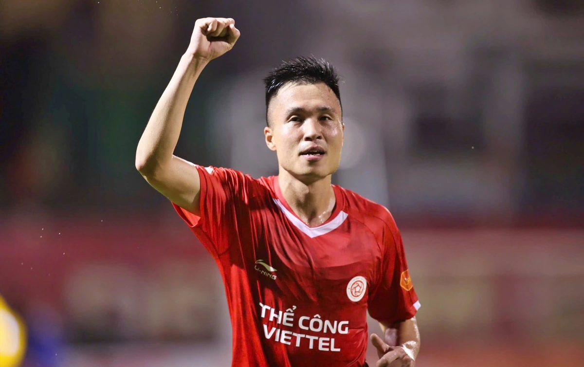 Hậu vệ Đinh Viết Tú bị treo giò ở vòng 12 V-League 2025/2026. (Ảnh: Thể Công Viettel)