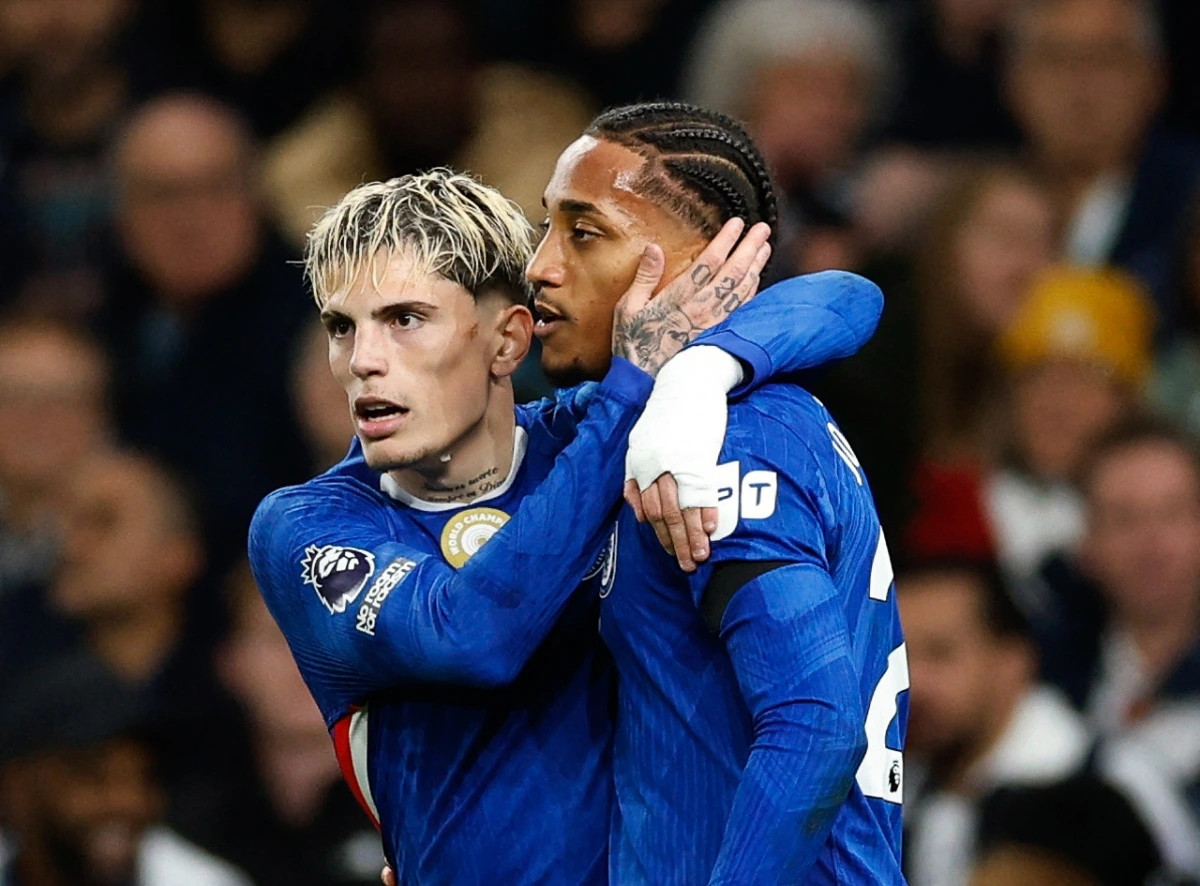 Joao Pedro ghi bàn mở tỉ số cho Chelsea (Ảnh: Reuters)