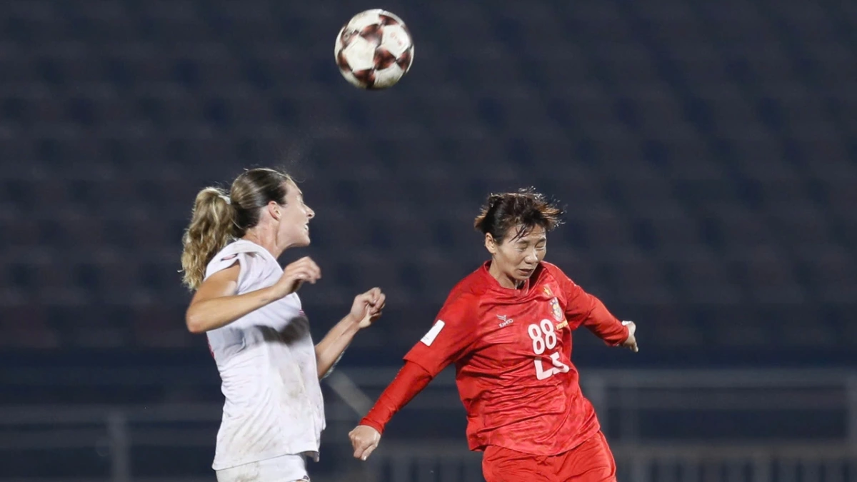 Sau khi thủng lưới, Stallion Laguna tạo ra một số tình huống nguy hiểm từ những pha bóng bổng.