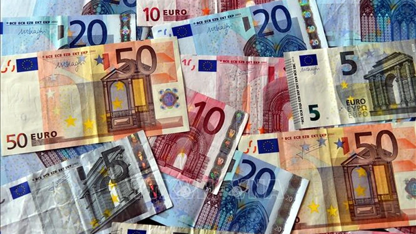 Trung Quốc phát hành trái phiếu bằng đồng euro - Ảnh minh họa: AFP/TTXVN