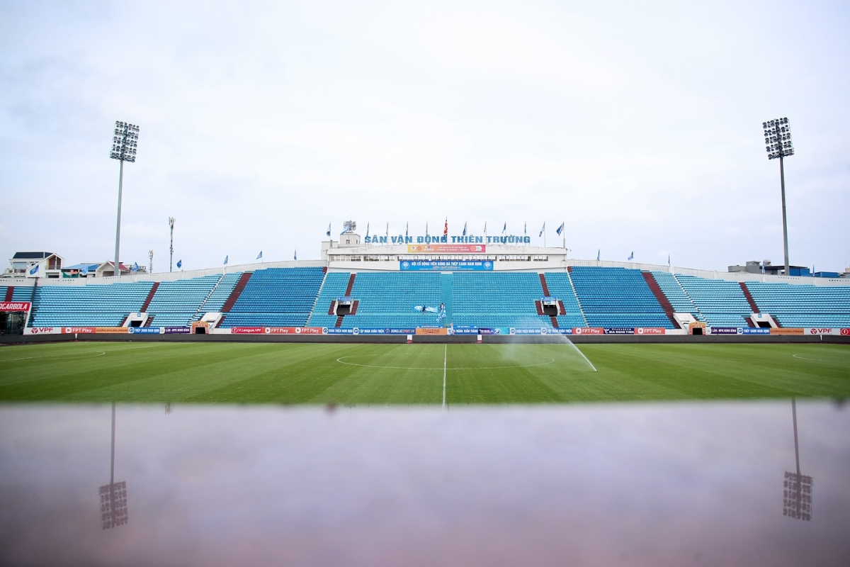 Sân Thiên Trường sẵn sàng cho kinh điển Nam Định vs Hà Nội FC trong khuôn khổ vòng 11 V-League 2025/2026