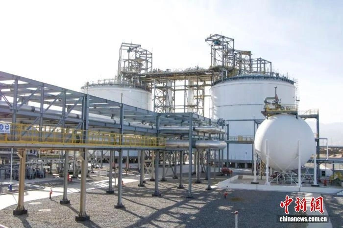 Trung Quốc đưa vào vận hành thử dự án tích trữ năng lượng bằng không khí lỏng lớn nhất thế giới tại tỉnh Thanh Hải, Trung Quốc. Ảnh Chinanews service