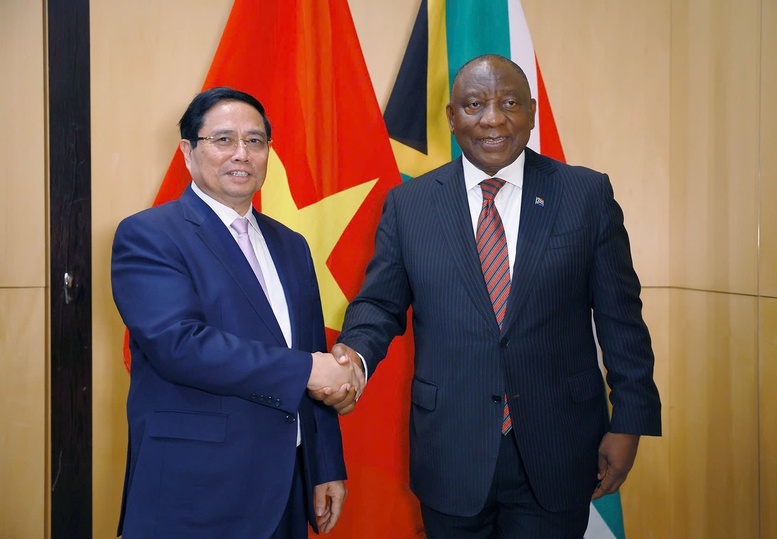 Thủ tướng Chính phủ Phạm Minh Chính và Tổng thống Nam Phi Cyril Ramaphosa. Ảnh: VGP