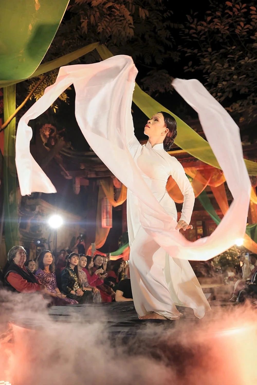 A series of cultural activities to mark the 20th anniversary of Vietnam Cultural Heritage Day bring festive atmosphere to Hanoi's Old Quarter, while honouring traditional crafts, artistic heritage and long-standing cultural values.