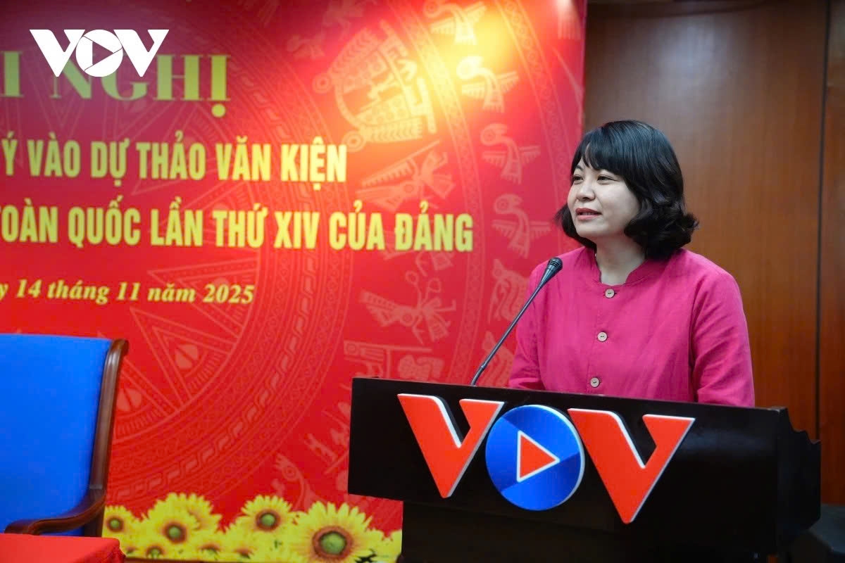 Bà Hoàng Kim Thu - Phó trưởng Ban Đối ngoại VOV5 phát biểu.