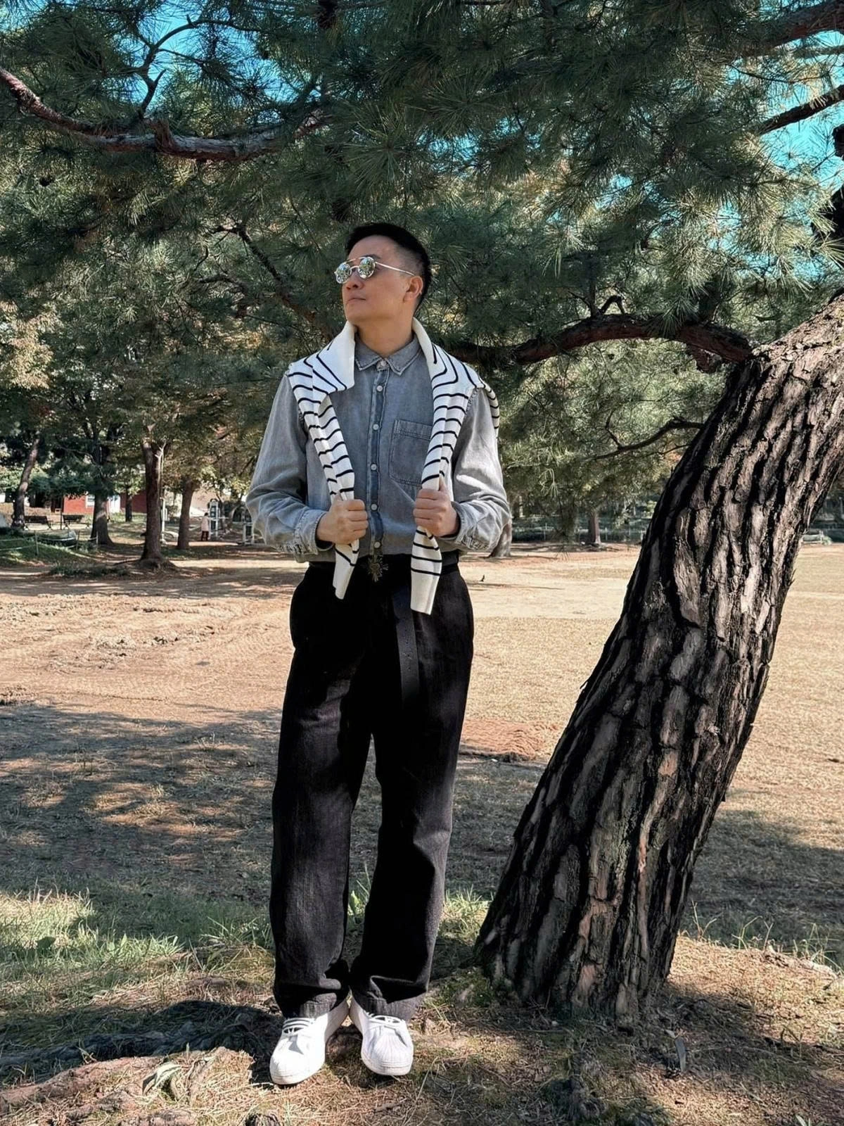 Diễn viên Lương Mạnh Hải được khen trông như thanh niên ở tuổi 44.