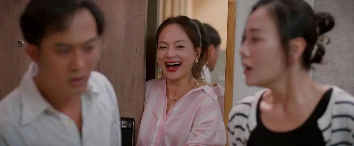 Linh cười vui sướng khi gia đình Đăng - Mỹ Anh tan vỡ (Ảnh: VTV)