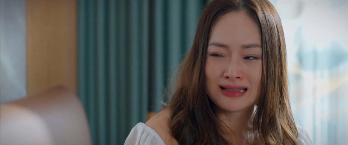 Linh chịu đựng nỗi cô đơn sau khi phá hoại gia đình người khác (Ảnh: VTV)