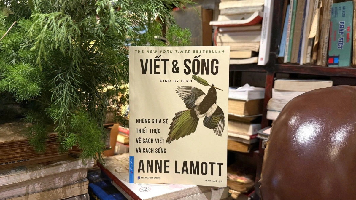 “Viết và Sống” không đơn thuần là một cuốn sách về viết lách. Đó là một hành trình khám phá bản thân qua từng trang viết.