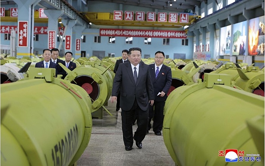 lanh dao Trieu Tien Kim Jong Un tham nha may vu khi Trieu Tien -kcna.jpg