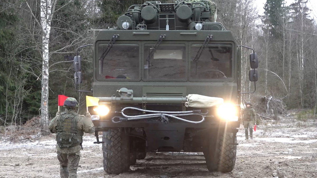 Hệ thống tên lửa siêu vượt âm Oreshnik được triển khai tại một địa điểm không được tiết lộ ở Belarus. Ảnh: Bộ Quốc phòng Nga