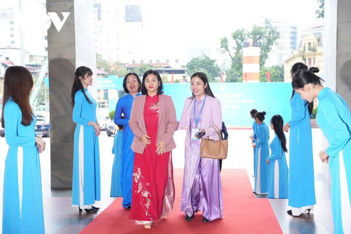 Những năm gần đây, phụ nữ Việt Nam ngày càng hiện diện nhiều hơn trong hệ thống chính trị và bộ máy hành chính (Ảnh minh họa)