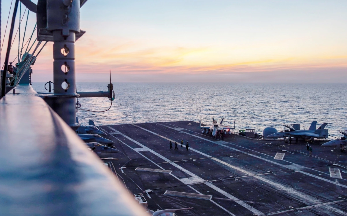 tau san bay My USS Abraham Lincoln, hang khong mau ham My -hai quan My, ap.jpg