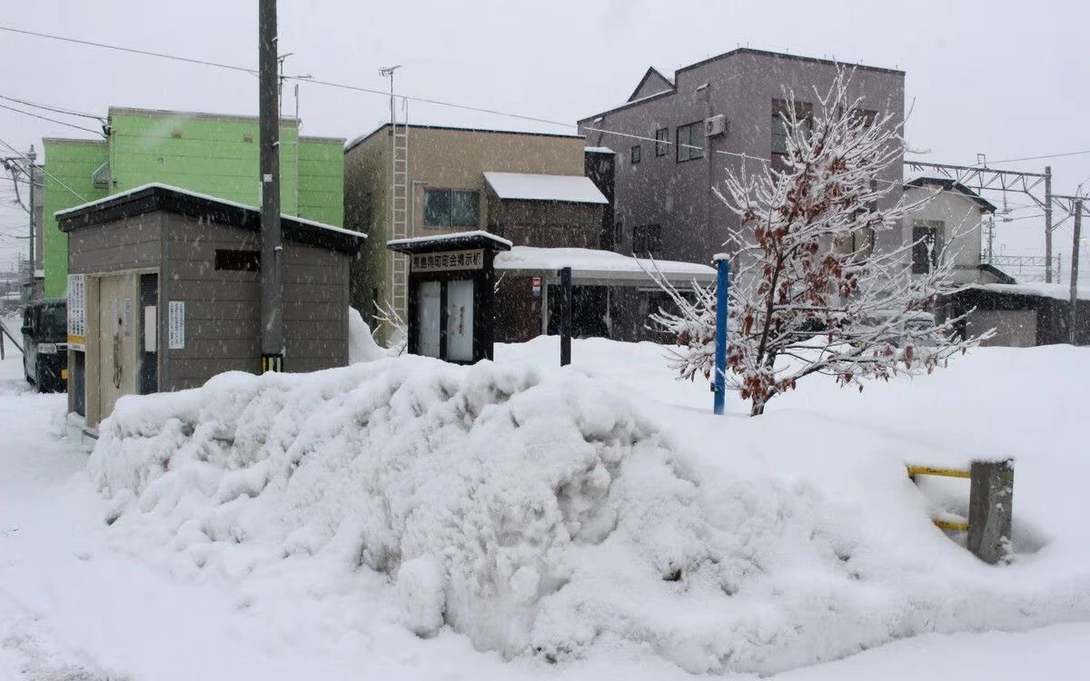 tuyet Nhat Ban tuyet roi day, nha cua Nhat Ban -jiji press.jpg