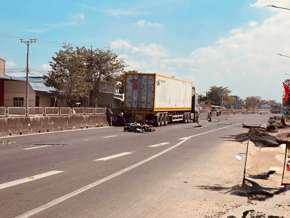 Hiện trường vụ tai nạn sáng 12-2.jpg