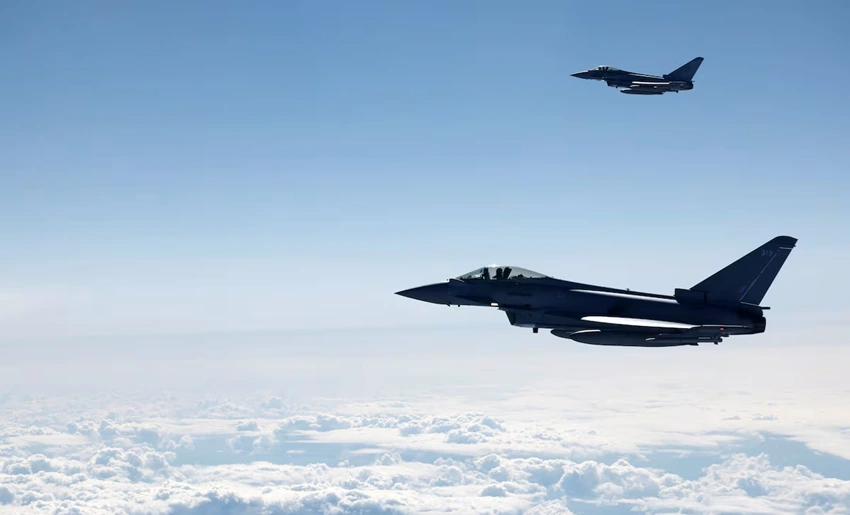 Ba Lan điều tiêm kích sau các đợt không kích mới của Nga nhằm vào Ukraine. Ảnh: Reuters