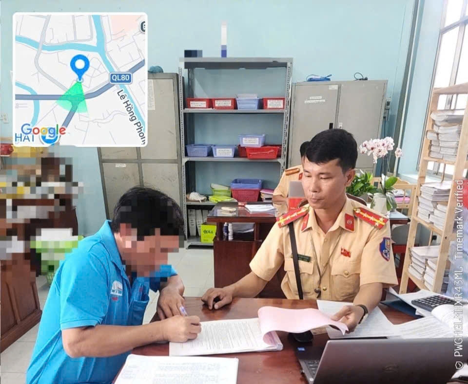 canh_sat_giao_thong_xu_ly_tai_xe_vi_pham_atgt_20260221075608.jpg