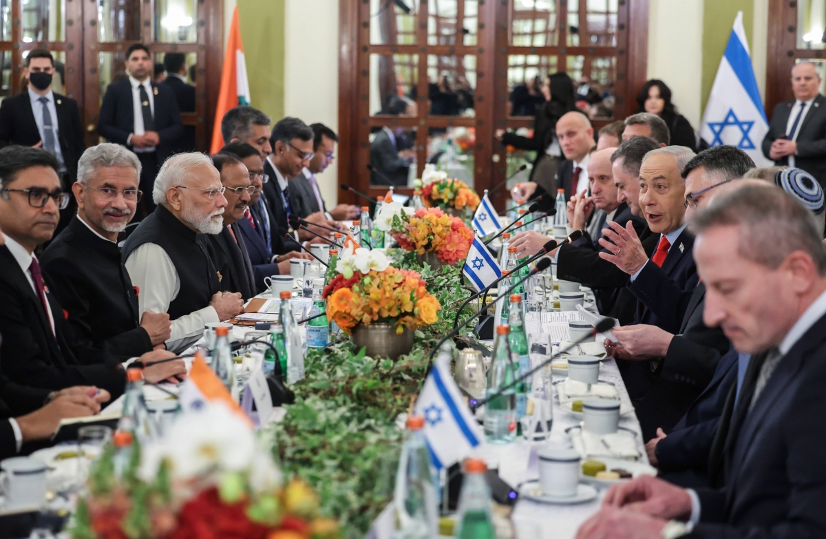 thu_tuong_an_do_narendra_modi_va_nguoi_dong_cap_israel_benjamin_netanyahu_hoi_dam_tai_jerusalem_ngay_26.02_anh_ani.jpg