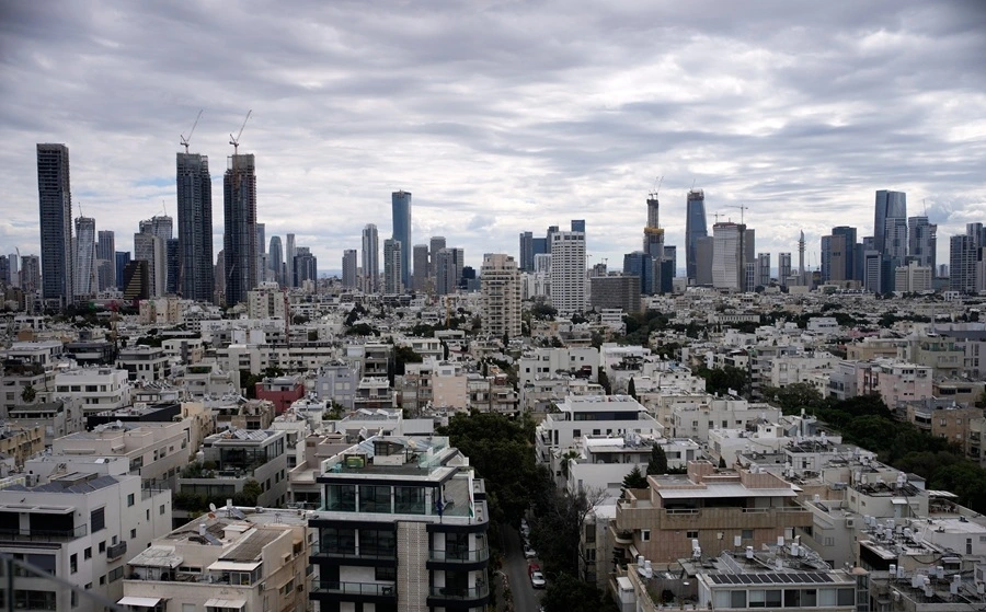 Toàn cảnh thành phố sau khi Israel ban bố tình trạng báo động toàn quốc sau các cuộc tấn công vào Iran. Ảnh: AP