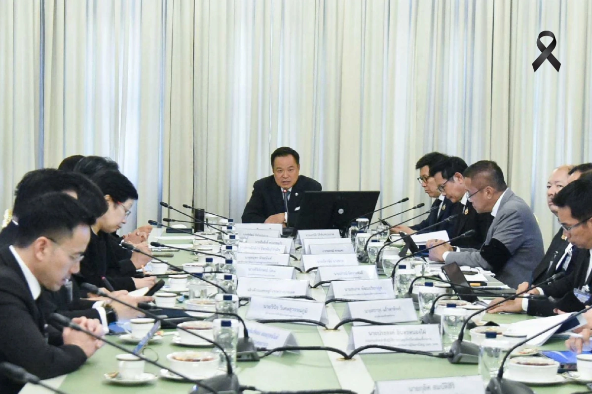 Ảnh Thủ tướng Lâm thời Thái Lan Anutin chủ trì cuộc họp về chính sách đảm bảo an ninh năng lượng hôm 5.3 - Nguồn Đảng Tự hào Thái.jpg