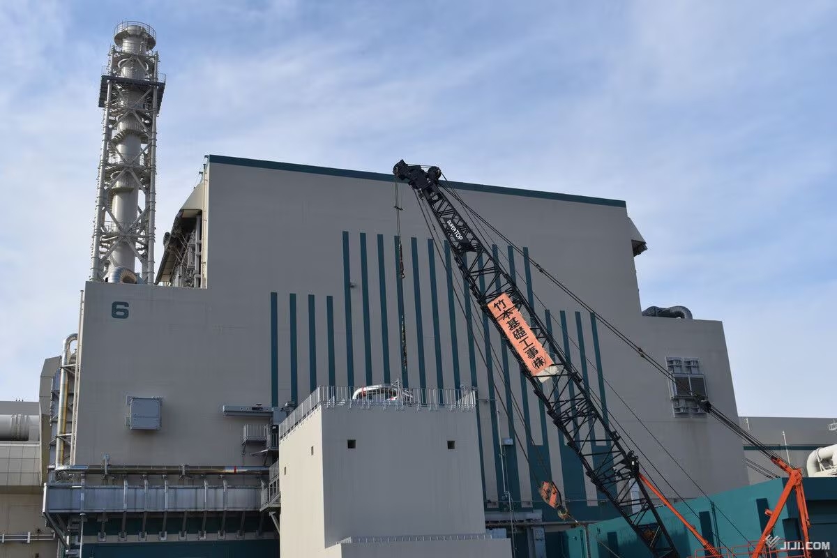 Lò phản ứng số 6 nhà máy điện hạt nhân Kashiwazaki-Kariwa (ảnh Jiji Press).jpg