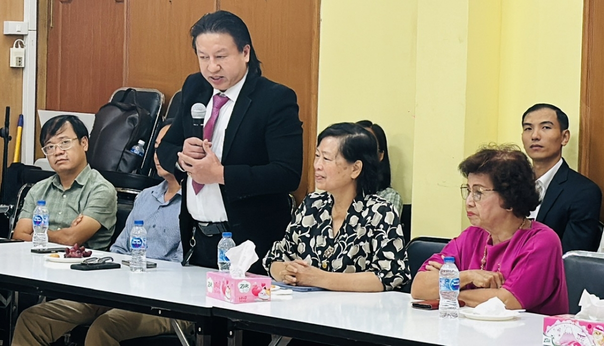 Anh Hoàng Hùng Mạnh phát biểu tại sự kiện gặp gỡ với cộng đồng tri thức, sinh viên và kiều bào Việt Nam đang sinh sống tại Thái Lan