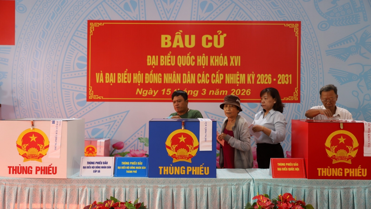 bau_chu_tich_ubnd_tp.hcm_tai_ky_hop_ngay_303_3.jpg