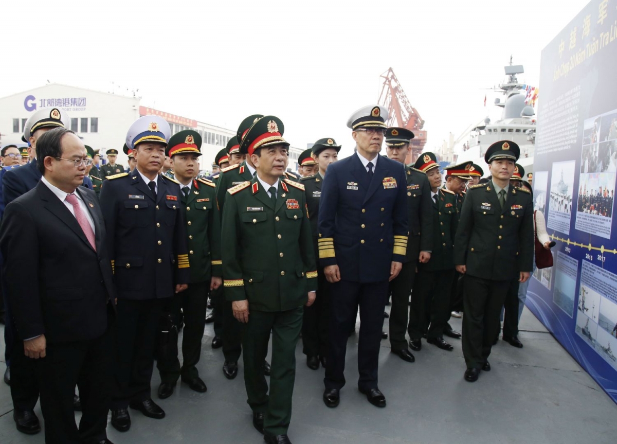 bo_truong_bo_quoc_phong_viet_nam_va_trung_quoc_du_le_khoi_hanh_tuan_tra_lien_hop_hai_quan.jpg