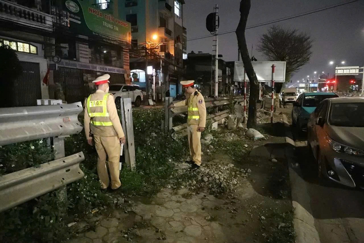 CSGT tăng cường tuần tra, xử lý nghiêm các hành vi vi phạm an toàn đường sắt