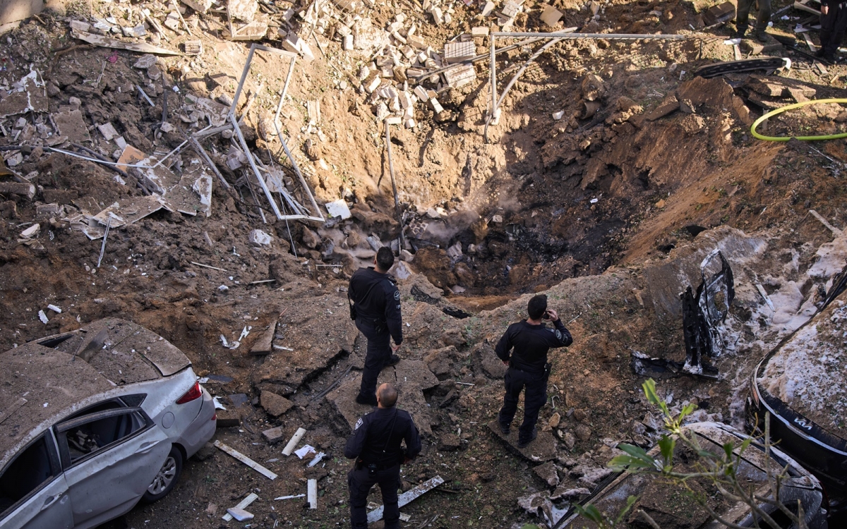 hau qua Iran tap kich Israel, Iran na ten lua vao Israel, ho bom Tel Aviv, thiet hai Israel, do nat Israel 24-3-2026 -ap.jpg