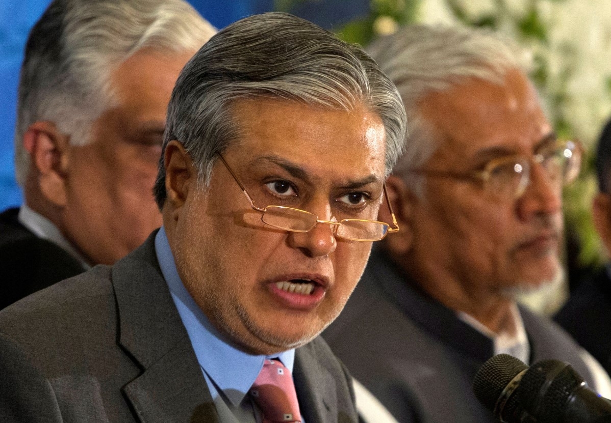 Ngoại trưởng Pakistan Ishaq Dar. Ảnh: Reuters