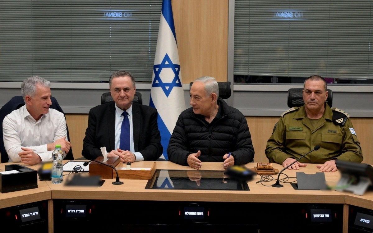 thu tuong Israel Netanyahu canh bo truong quoc phong, tong tham muu truong va giam doc Mossad 3-2026, co Israel -X Thu tuong Israel.jpg